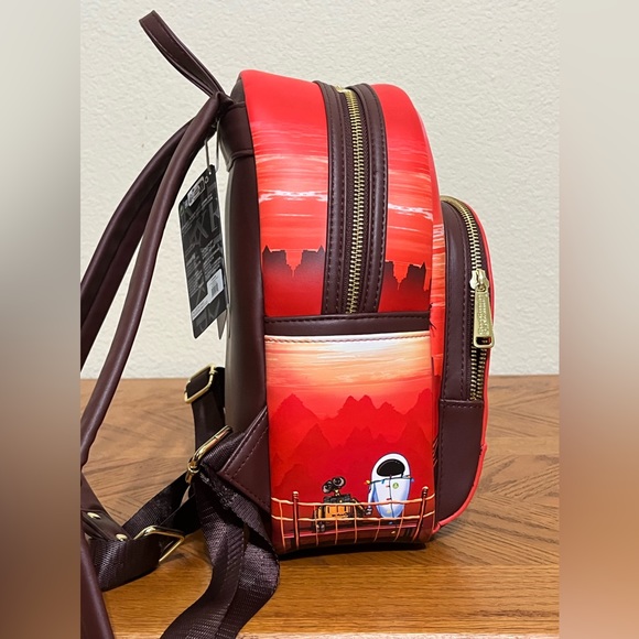 Wall-E Loungefly backpack, NWT - Picture 3 of 6